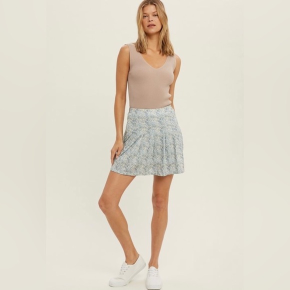 RIBBED KNIT SLEEVELESS BODYSUIT - Picture 6 of 10